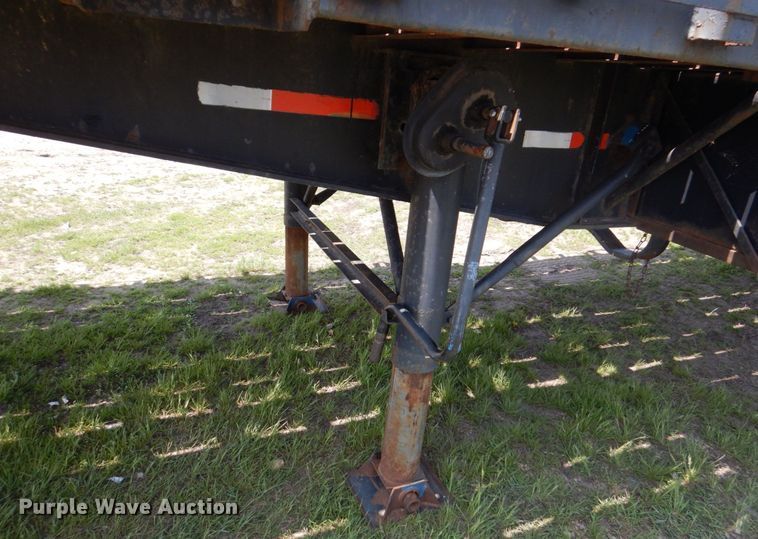image for item DS8022 1994 Stoughton  flatbed trailer