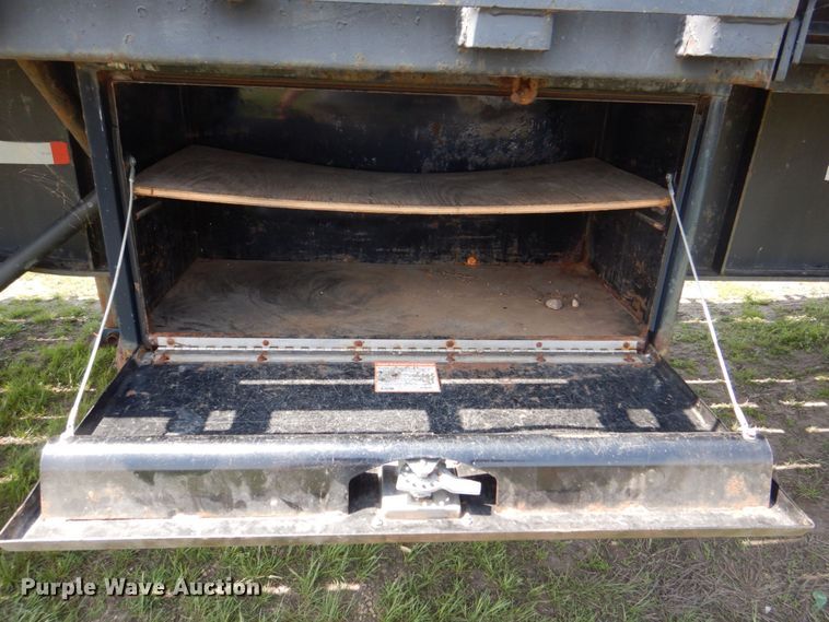 image for item DS8022 1994 Stoughton  flatbed trailer