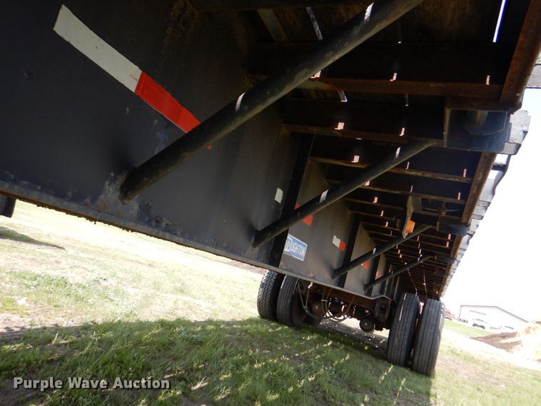 image for item DS8022 1994 Stoughton  flatbed trailer