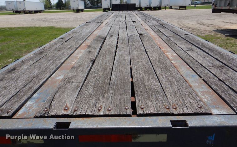 image for item DS8022 1994 Stoughton  flatbed trailer