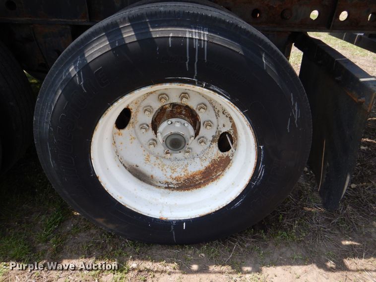 image for item DS8022 1994 Stoughton  flatbed trailer