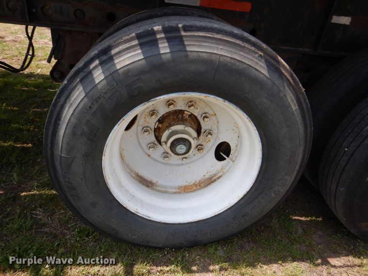 image for item DS8022 1994 Stoughton  flatbed trailer