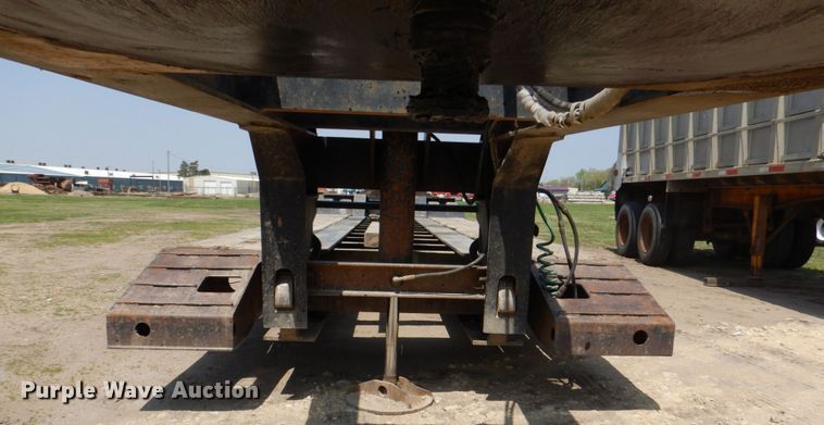 image for item DS8024 2002 Fontaine Ram35  lowboy equipment trailer