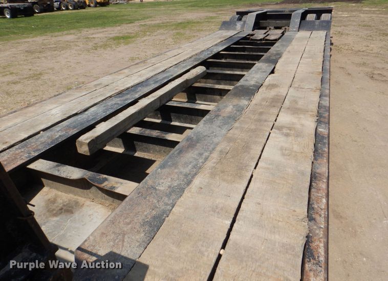 image for item DS8024 2002 Fontaine Ram35  lowboy equipment trailer