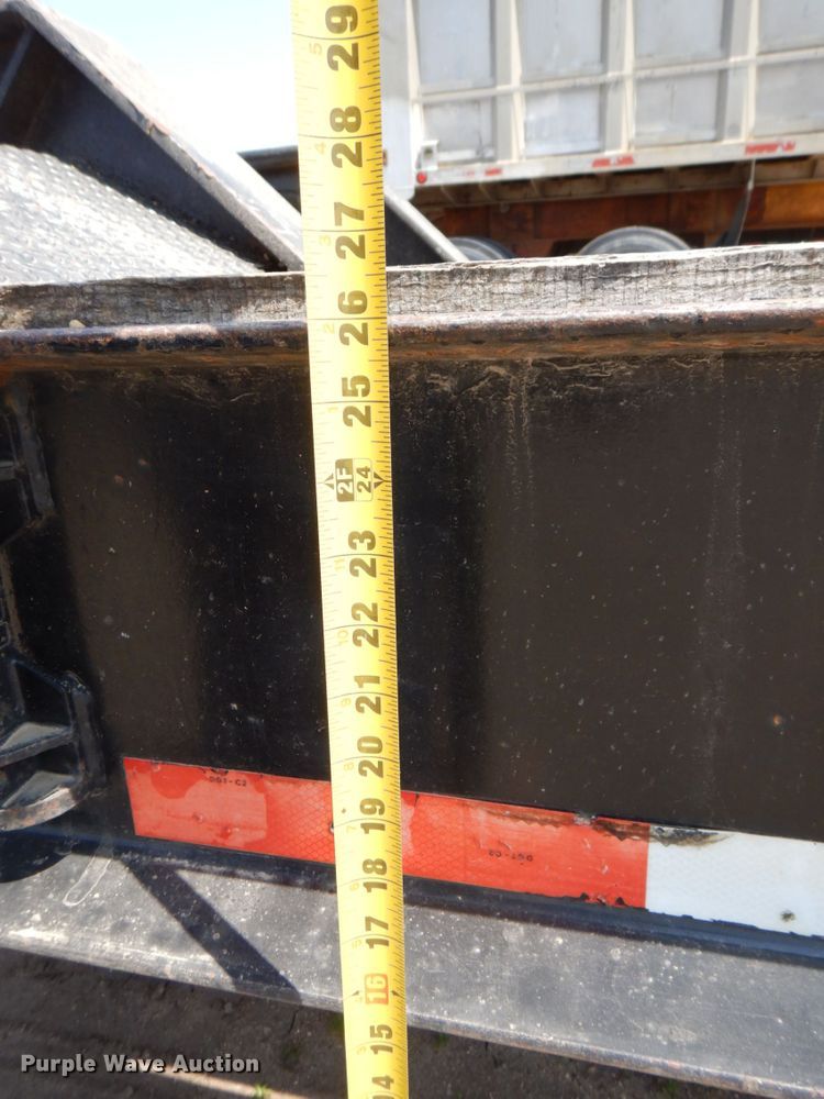 image for item DS8024 2002 Fontaine Ram35  lowboy equipment trailer