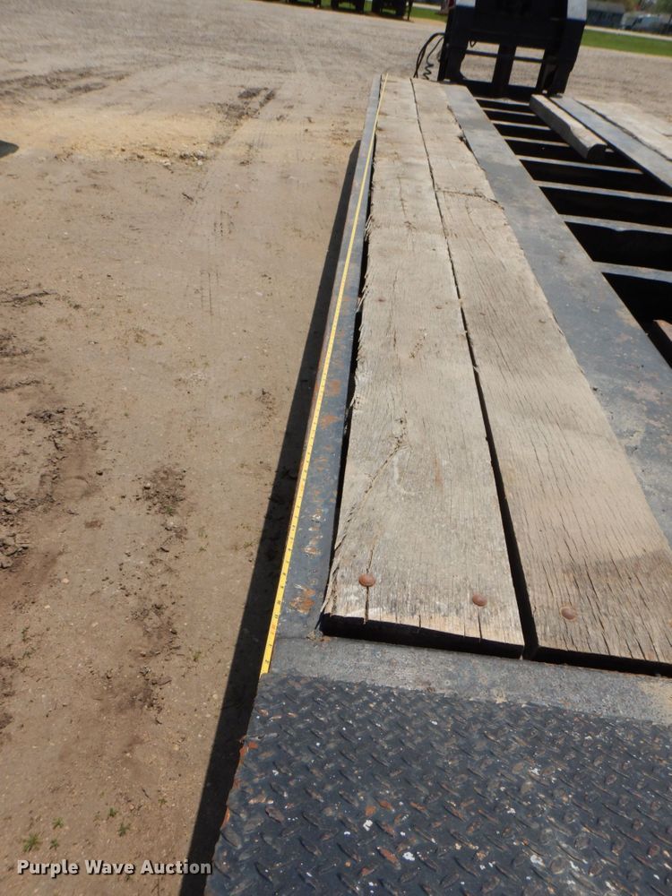 image for item DS8024 2002 Fontaine Ram35  lowboy equipment trailer