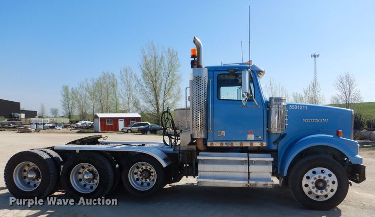 image for item DS8027 2012 Western Star 4900FA  semi truck
