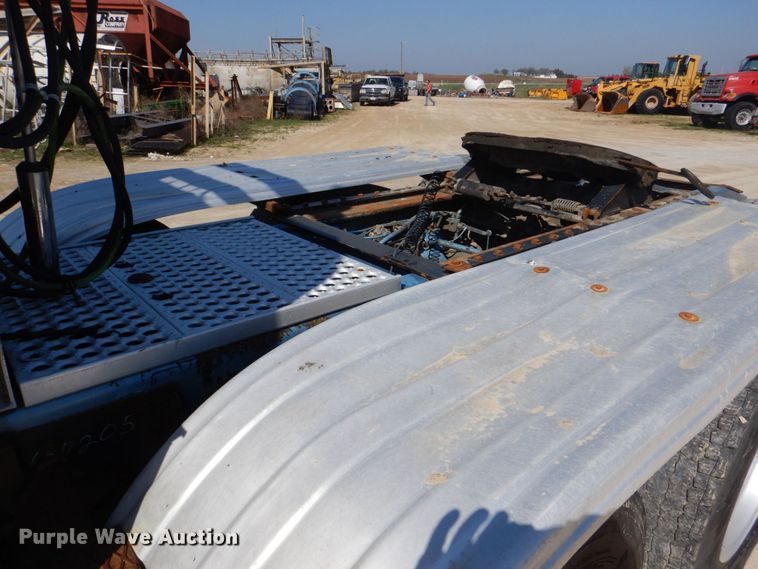 image for item DS8027 2012 Western Star 4900FA  semi truck