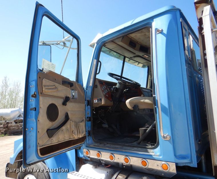 image for item DS8027 2012 Western Star 4900FA  semi truck