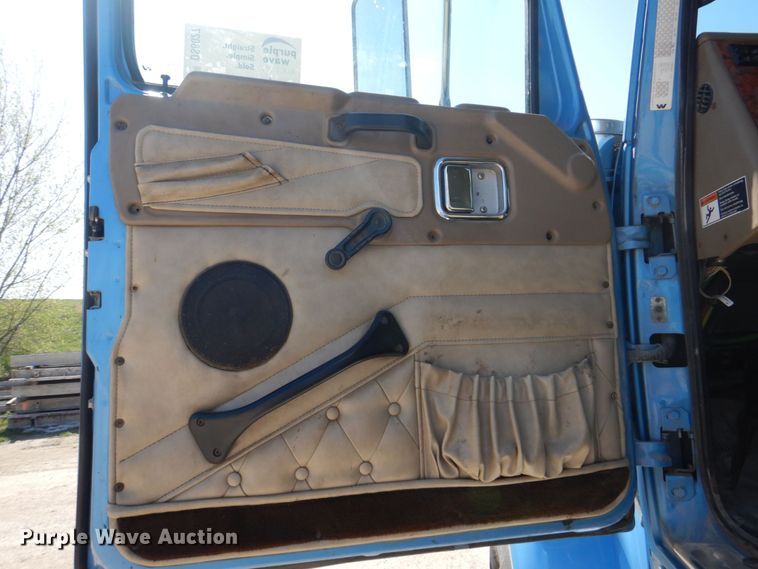 image for item DS8027 2012 Western Star 4900FA  semi truck