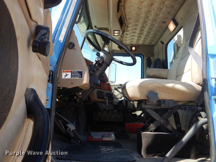 image for item DS8027 2012 Western Star 4900FA  semi truck