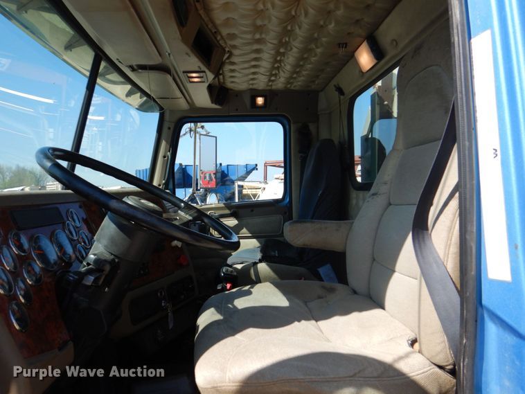 image for item DS8027 2012 Western Star 4900FA  semi truck