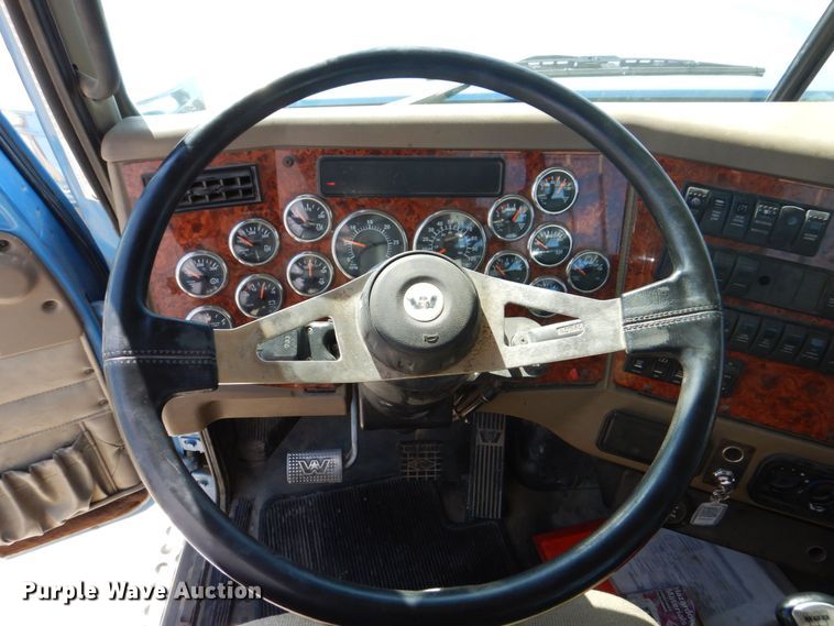 image for item DS8027 2012 Western Star 4900FA  semi truck