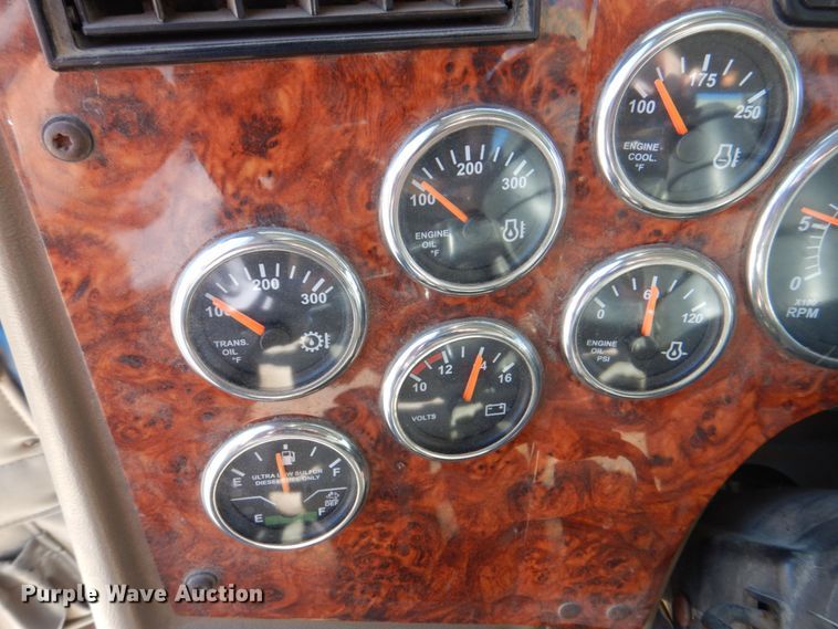 image for item DS8027 2012 Western Star 4900FA  semi truck