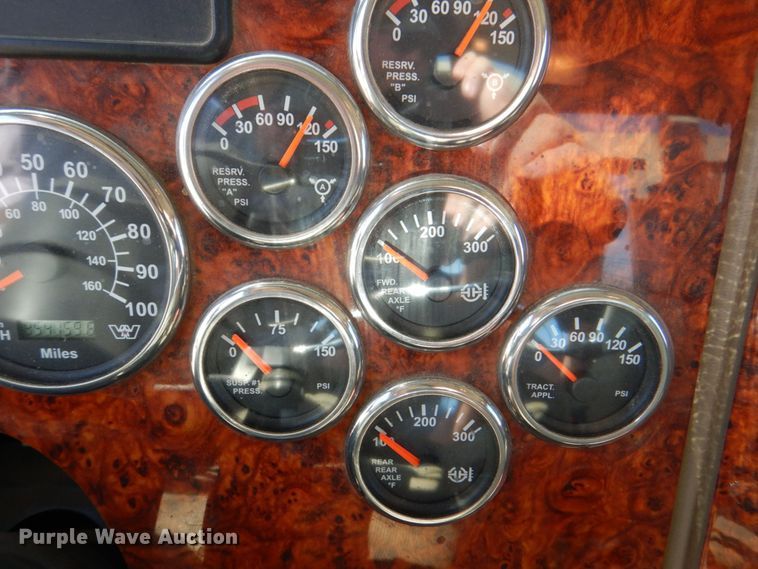 image for item DS8027 2012 Western Star 4900FA  semi truck