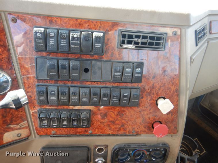 image for item DS8027 2012 Western Star 4900FA  semi truck