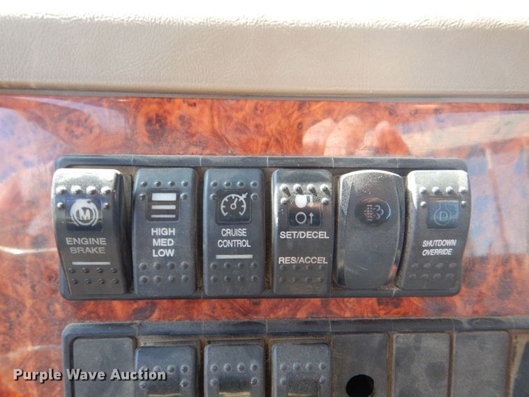 image for item DS8027 2012 Western Star 4900FA  semi truck