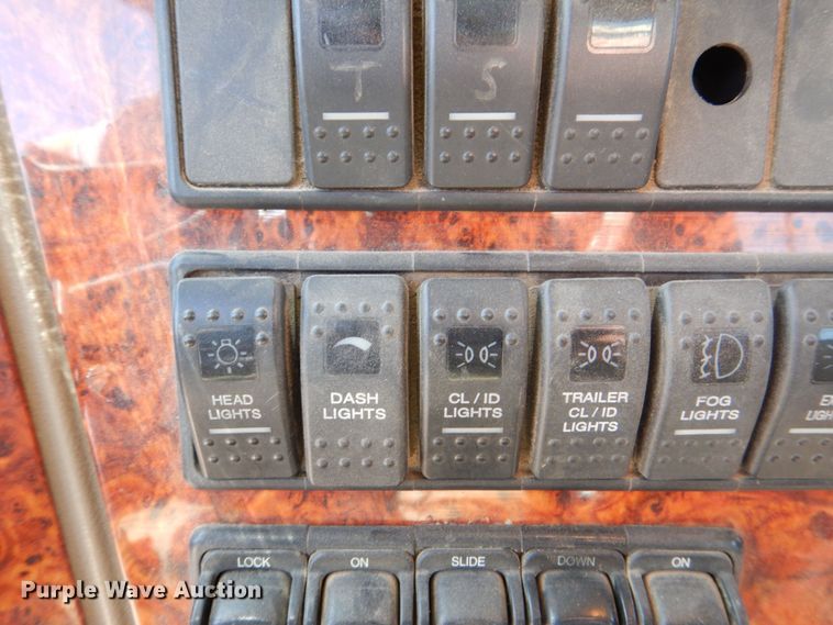 image for item DS8027 2012 Western Star 4900FA  semi truck