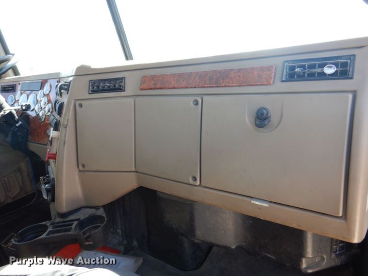 image for item DS8027 2012 Western Star 4900FA  semi truck