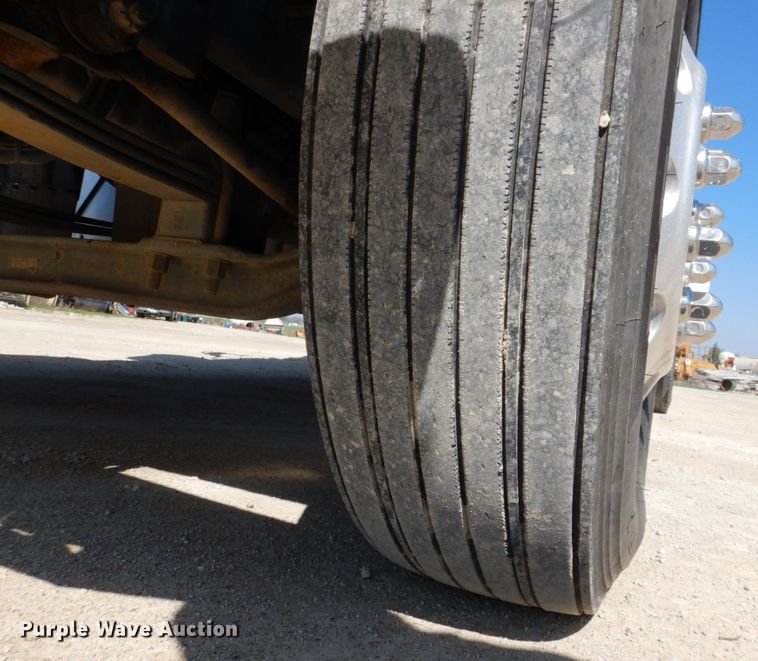 image for item DS8027 2012 Western Star 4900FA  semi truck