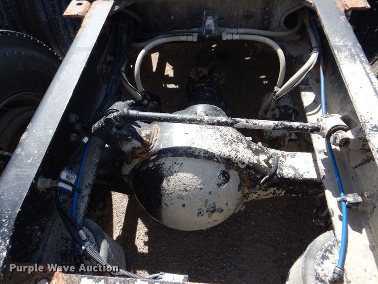 image for item DS8028 2013 Freightliner Cascadia  semi truck