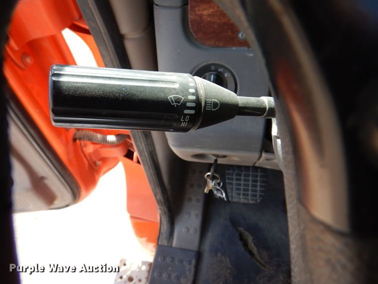 image for item DS8028 2013 Freightliner Cascadia  semi truck