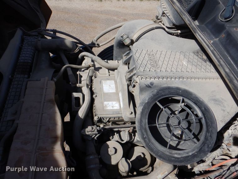 image for item DS8028 2013 Freightliner Cascadia  semi truck