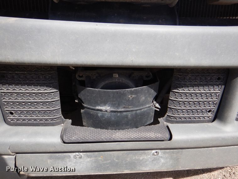 image for item DS8028 2013 Freightliner Cascadia  semi truck