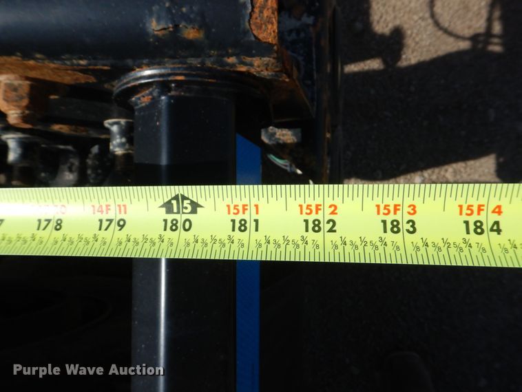 image for item DS8028 2013 Freightliner Cascadia  semi truck