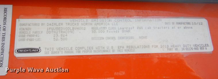 image for item DS8028 2013 Freightliner Cascadia  semi truck