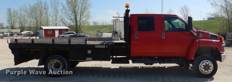 image for item EV9382 2005 Chevrolet C4500  Crew Cab flatbed truck