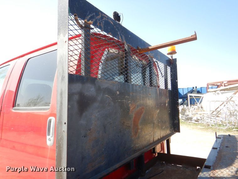 image for item EV9382 2005 Chevrolet C4500  Crew Cab flatbed truck