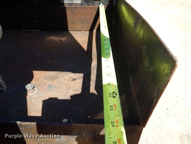 image for item EV9382 2005 Chevrolet C4500  Crew Cab flatbed truck