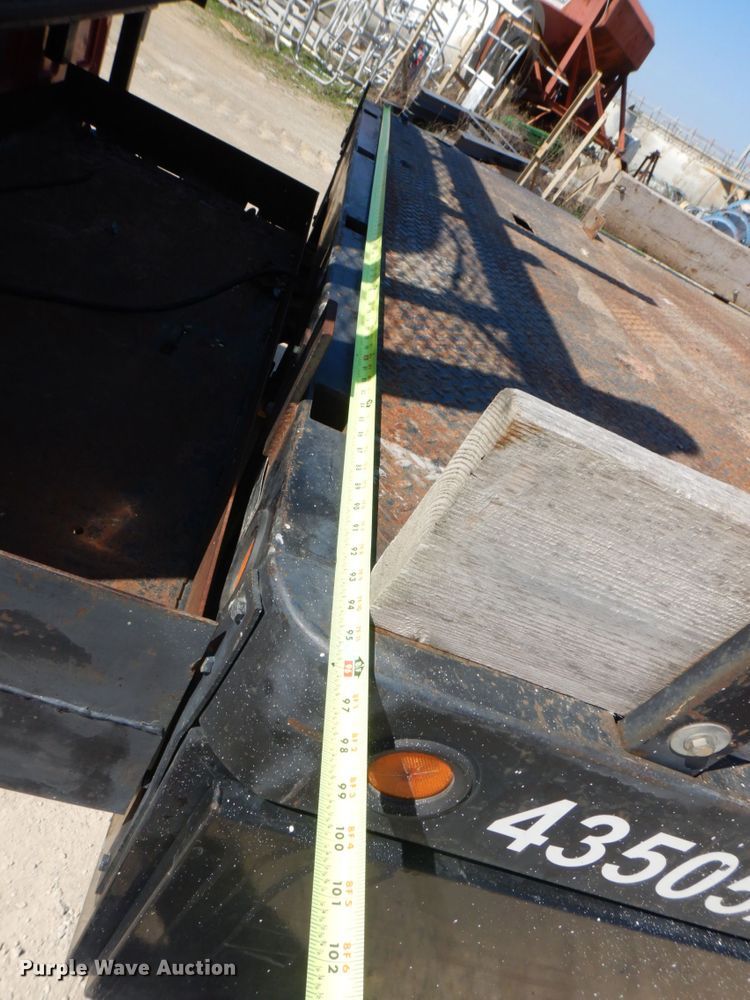 image for item EV9382 2005 Chevrolet C4500  Crew Cab flatbed truck