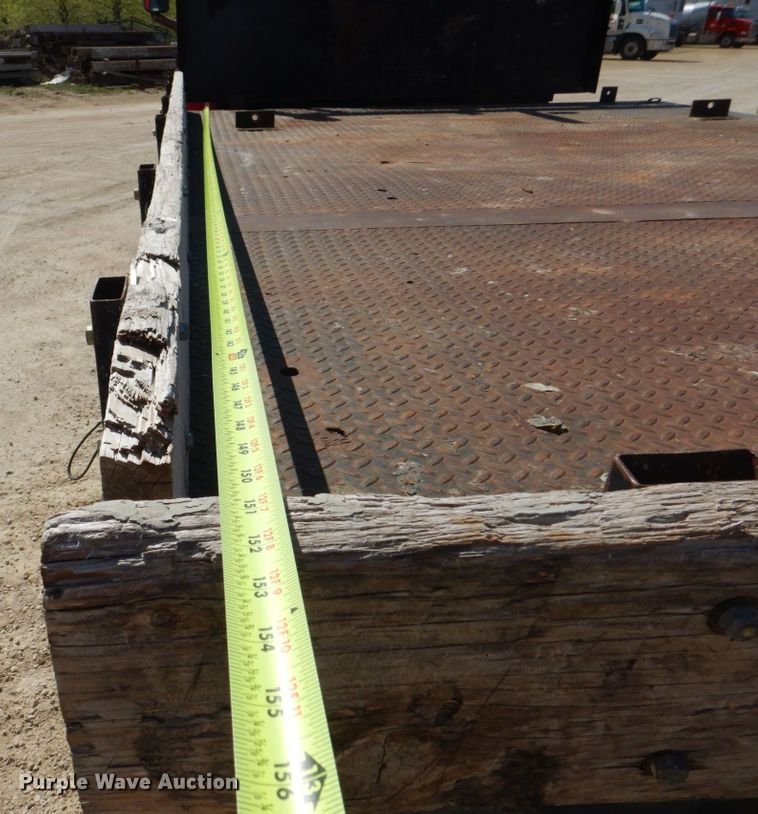 image for item EV9382 2005 Chevrolet C4500  Crew Cab flatbed truck