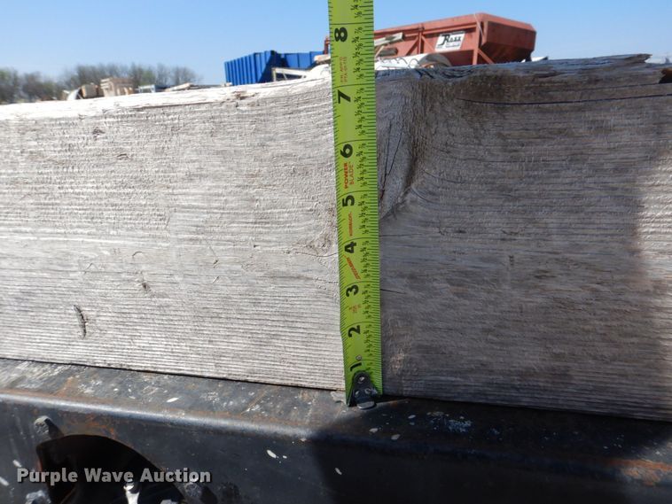 image for item EV9382 2005 Chevrolet C4500  Crew Cab flatbed truck