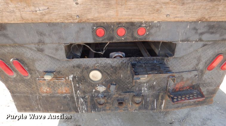 image for item EV9382 2005 Chevrolet C4500  Crew Cab flatbed truck