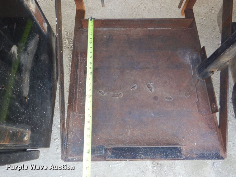 image for item EV9382 2005 Chevrolet C4500  Crew Cab flatbed truck