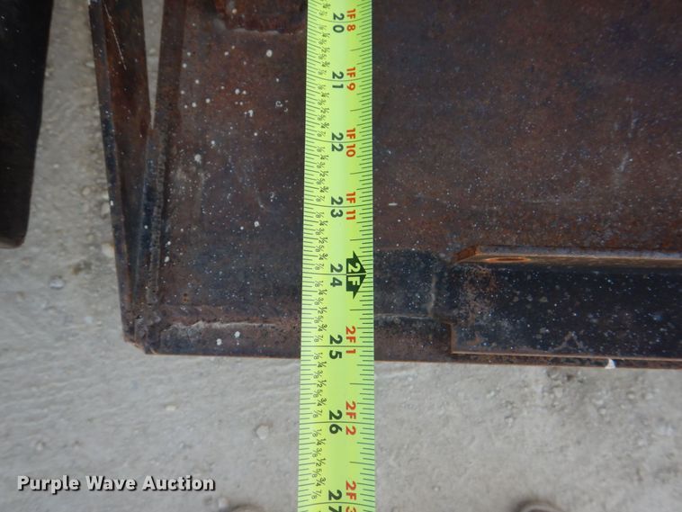 image for item EV9382 2005 Chevrolet C4500  Crew Cab flatbed truck