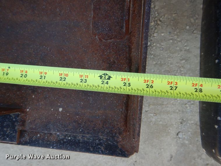 image for item EV9382 2005 Chevrolet C4500  Crew Cab flatbed truck