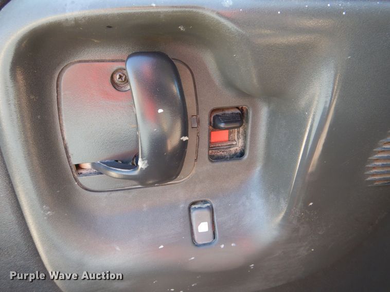 image for item EV9382 2005 Chevrolet C4500  Crew Cab flatbed truck