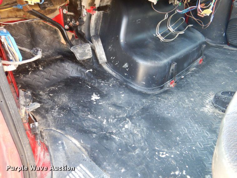 image for item EV9382 2005 Chevrolet C4500  Crew Cab flatbed truck