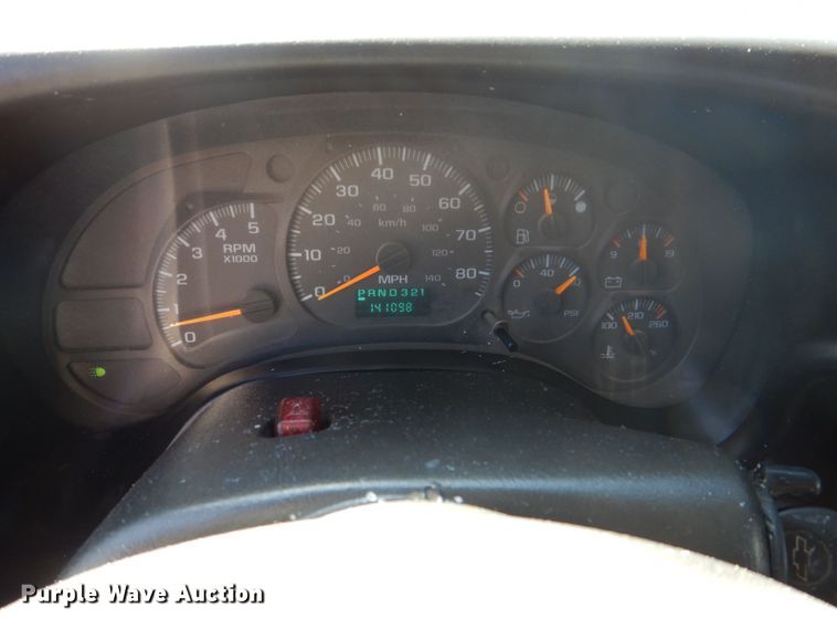 image for item EV9382 2005 Chevrolet C4500  Crew Cab flatbed truck