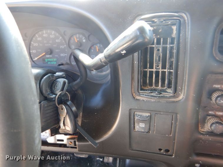 image for item EV9382 2005 Chevrolet C4500  Crew Cab flatbed truck