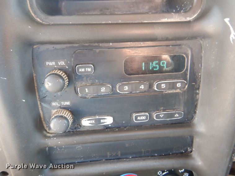 image for item EV9382 2005 Chevrolet C4500  Crew Cab flatbed truck