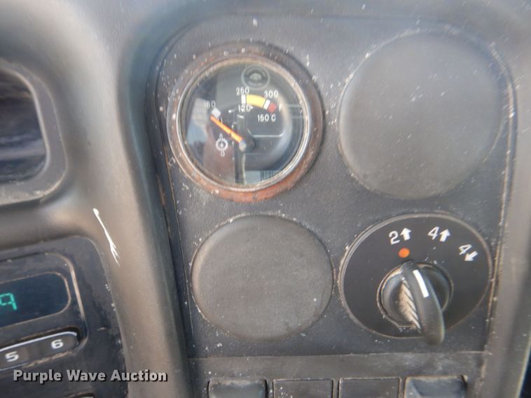 image for item EV9382 2005 Chevrolet C4500  Crew Cab flatbed truck