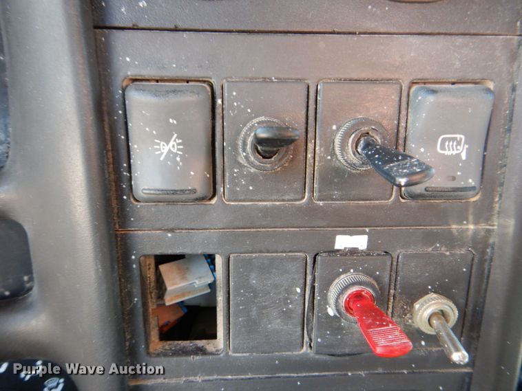 image for item EV9382 2005 Chevrolet C4500  Crew Cab flatbed truck