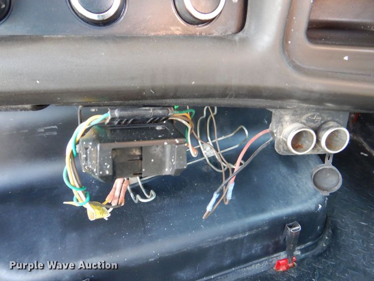 image for item EV9382 2005 Chevrolet C4500  Crew Cab flatbed truck