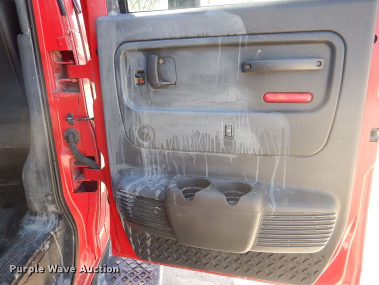 image for item EV9382 2005 Chevrolet C4500  Crew Cab flatbed truck