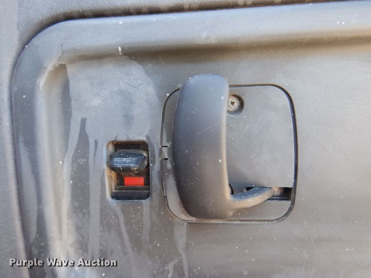 image for item EV9382 2005 Chevrolet C4500  Crew Cab flatbed truck